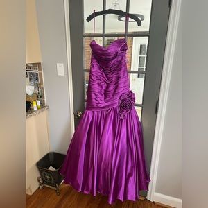 Night Moves Violet Sweetheart Lace-up Back Mermaid Prom/Pageant Gown Sz 8